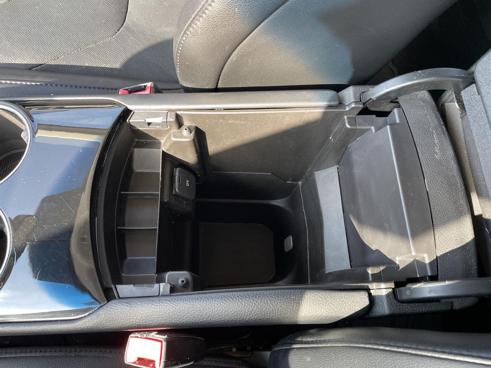 Vehicle photo 31