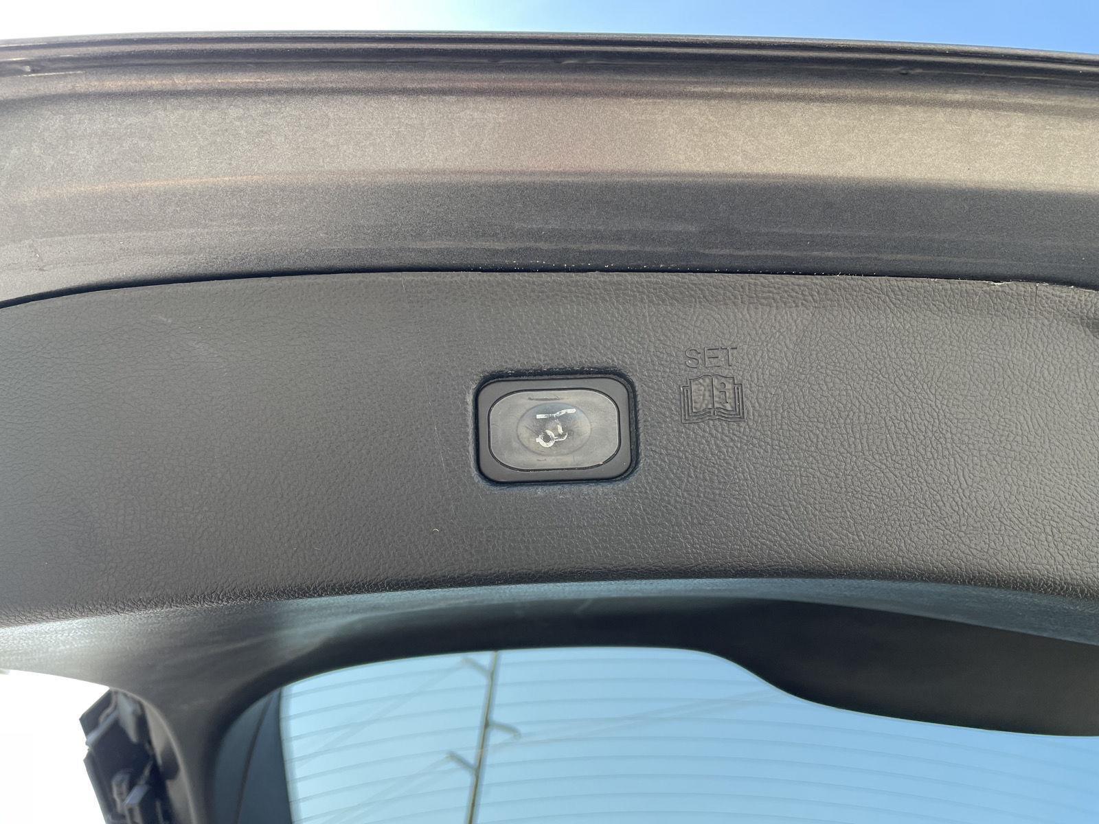 Vehicle photo 35