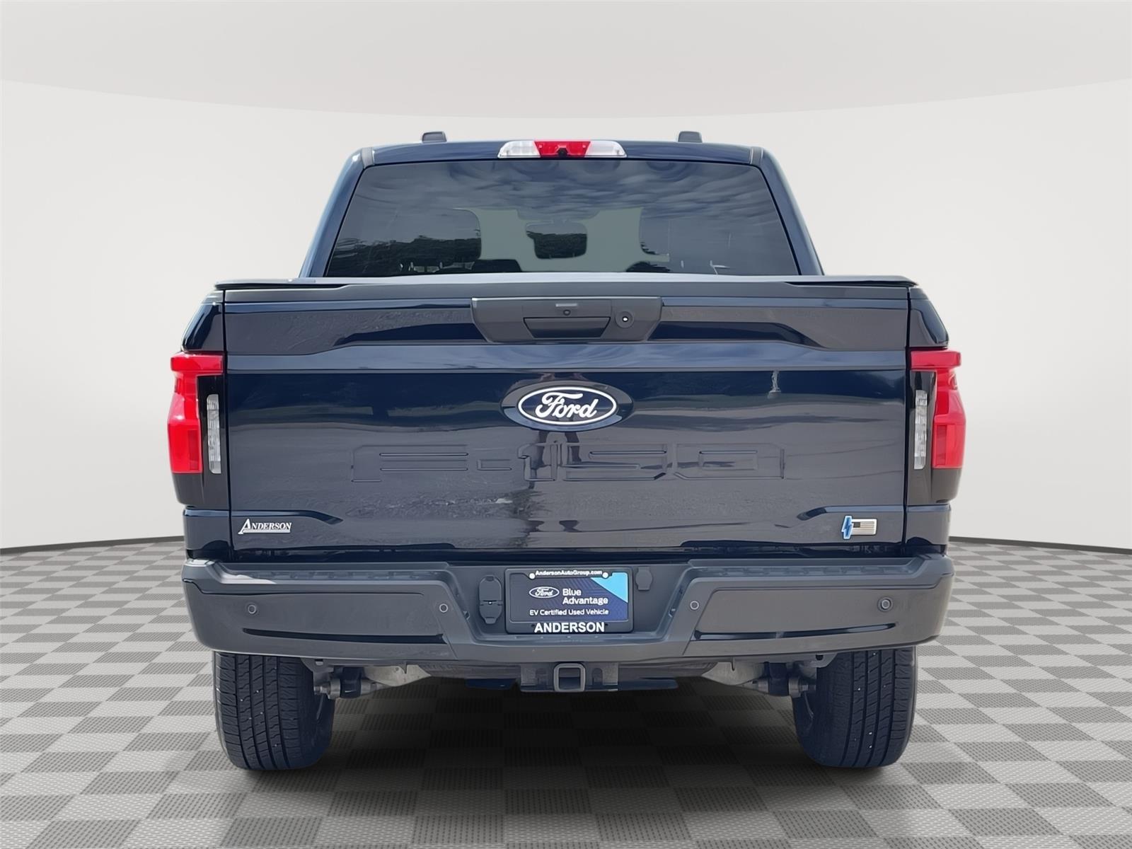 Vehicle photo 8