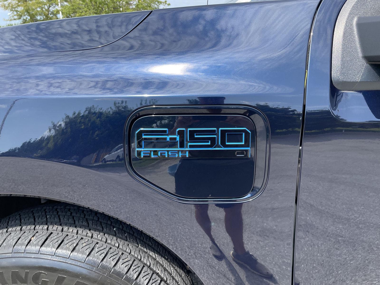 Vehicle photo 40