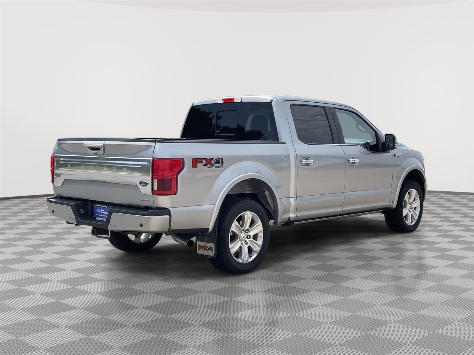 Vehicle photo 7
