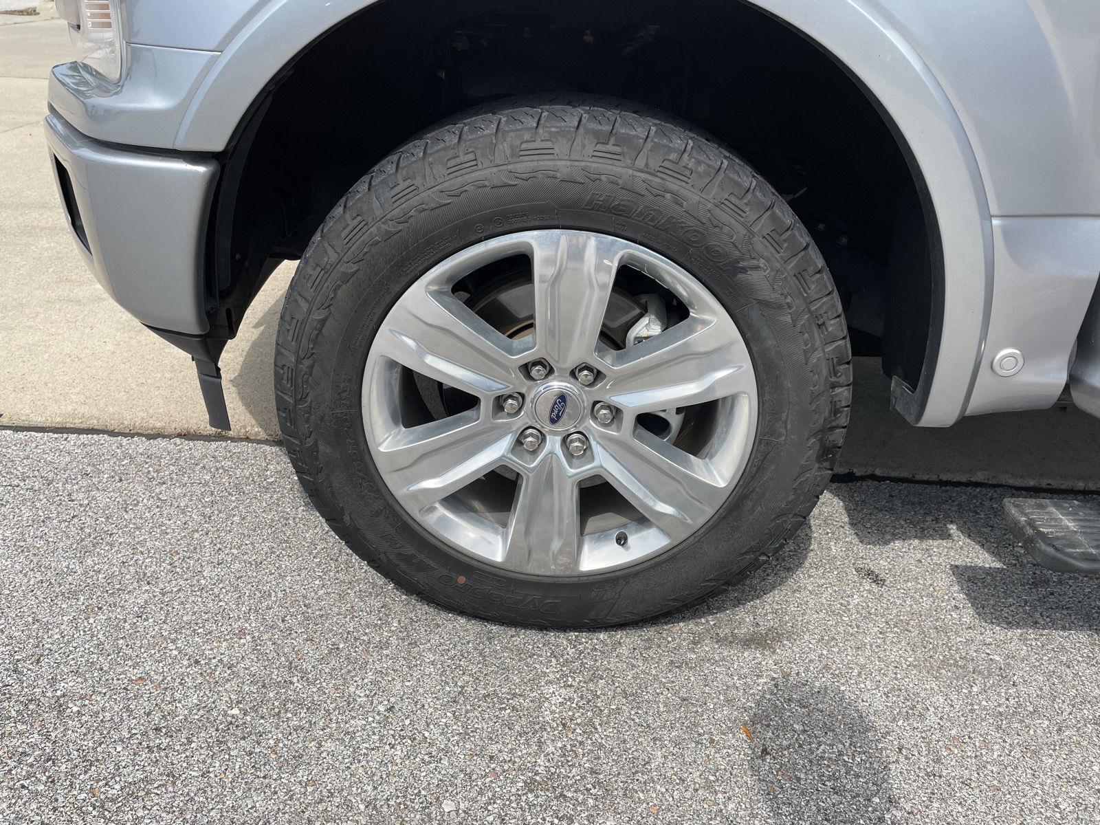 Vehicle photo 10