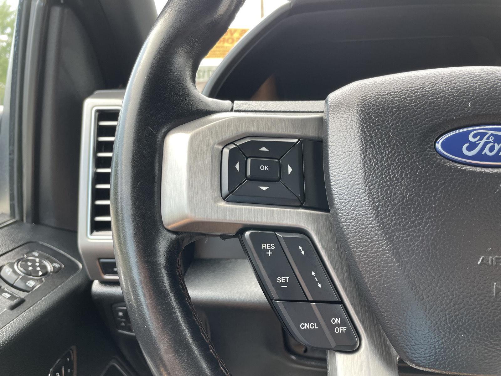 Vehicle photo 13