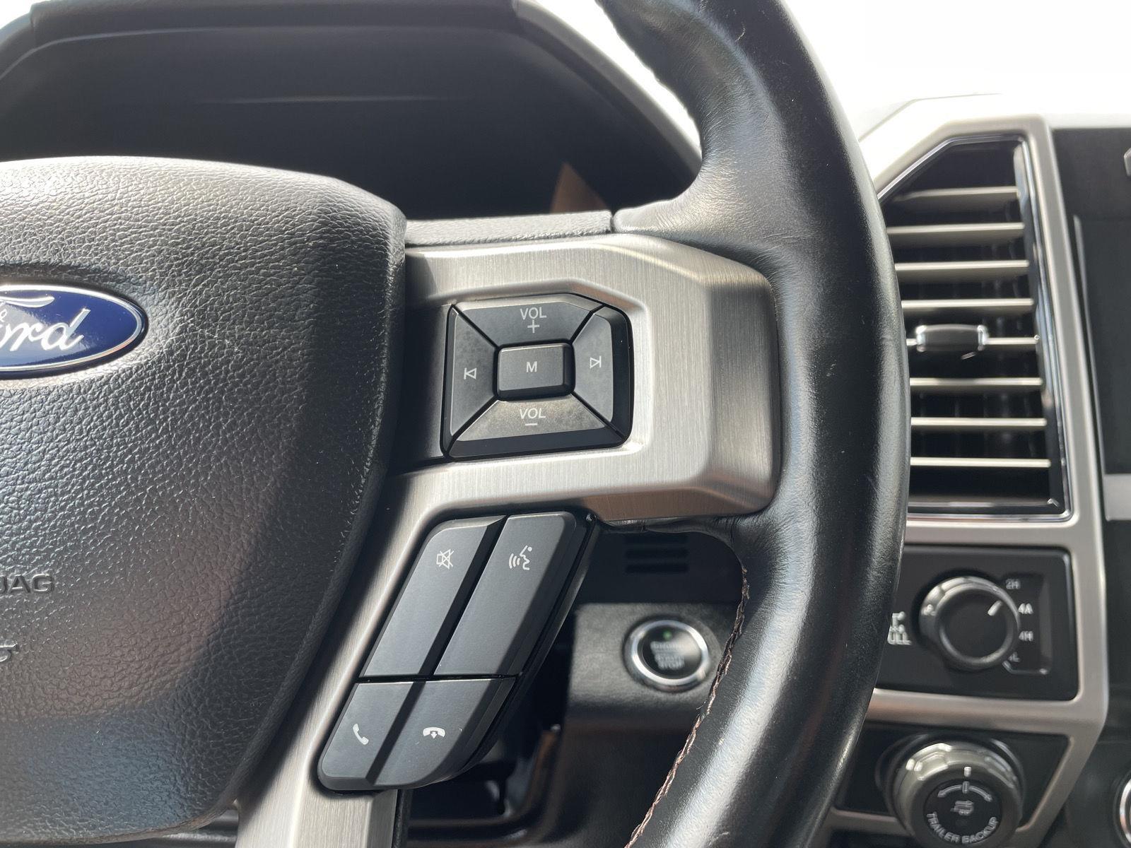 Vehicle photo 14