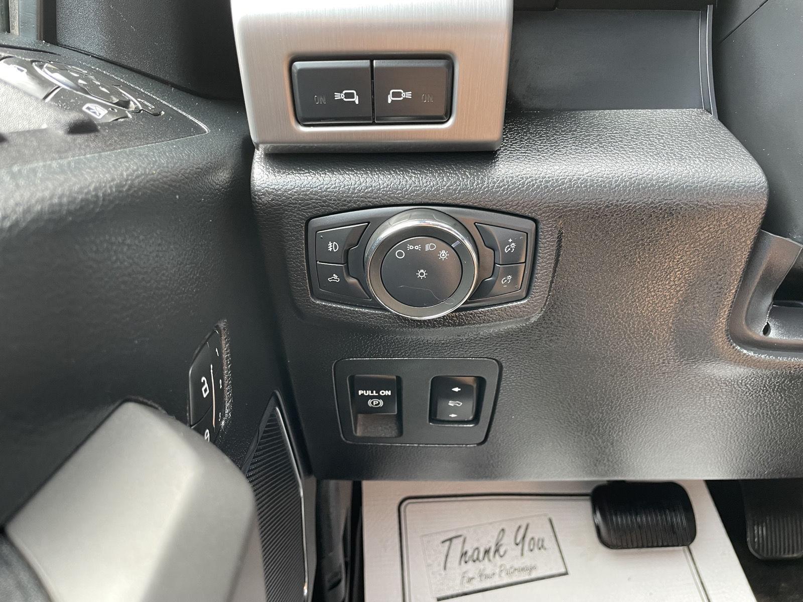 Vehicle photo 16