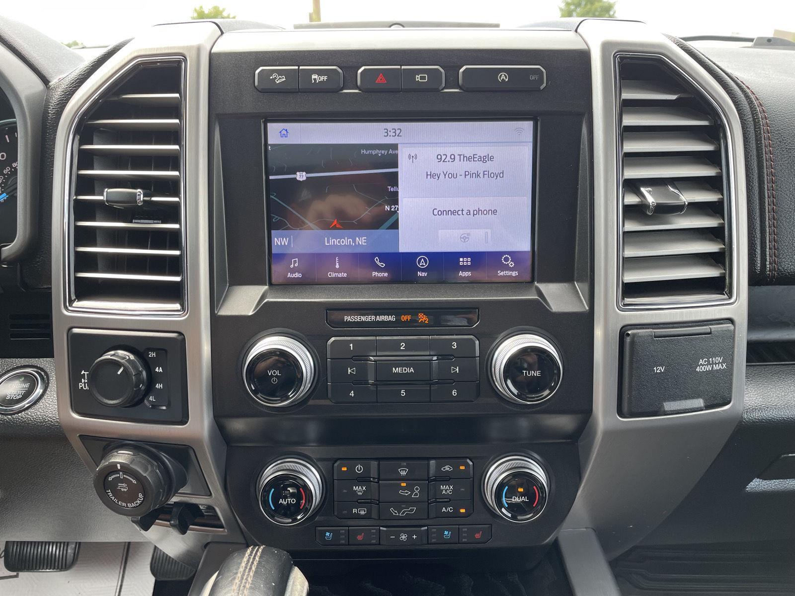 Vehicle photo 24