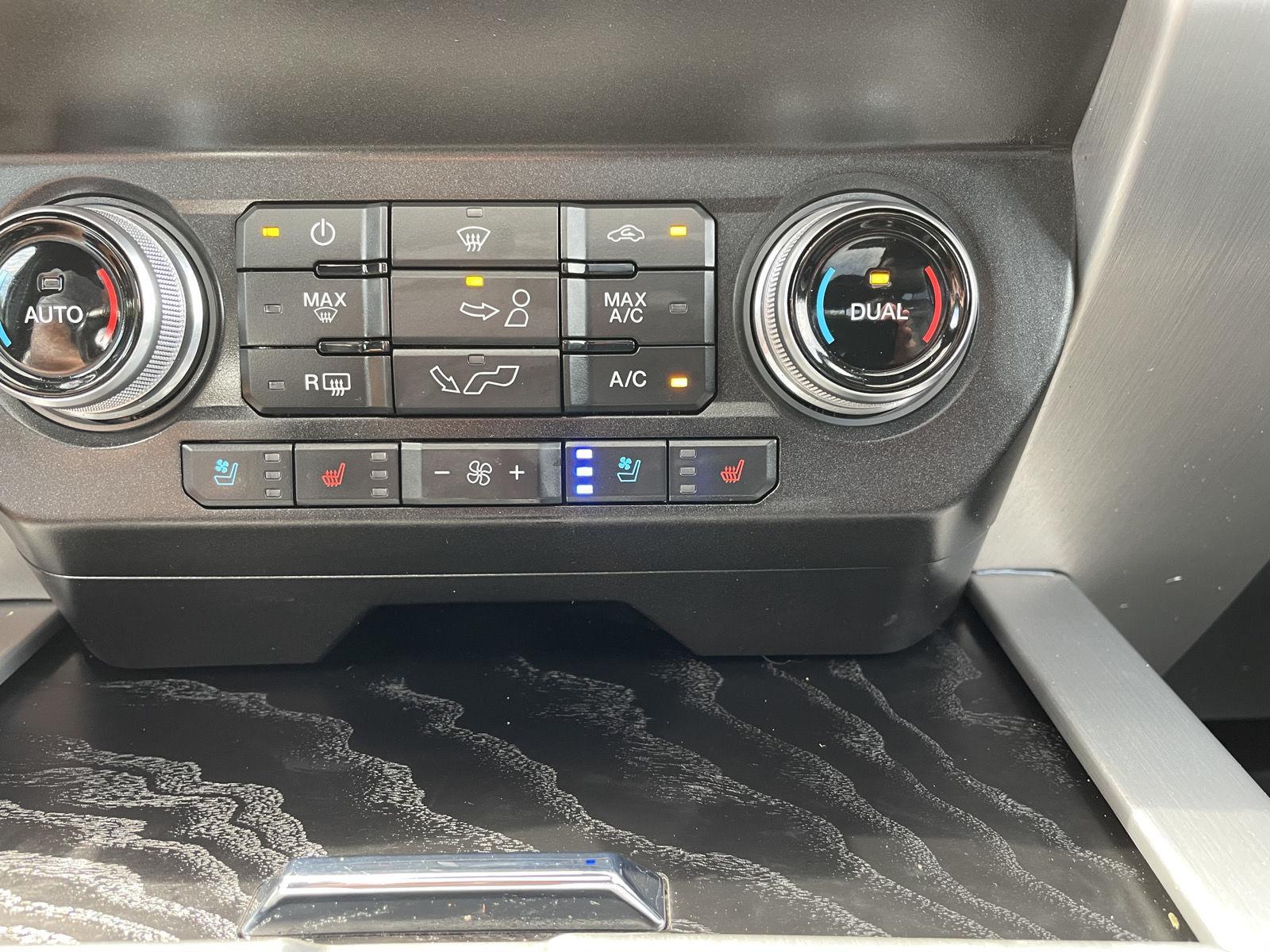 Vehicle photo 28