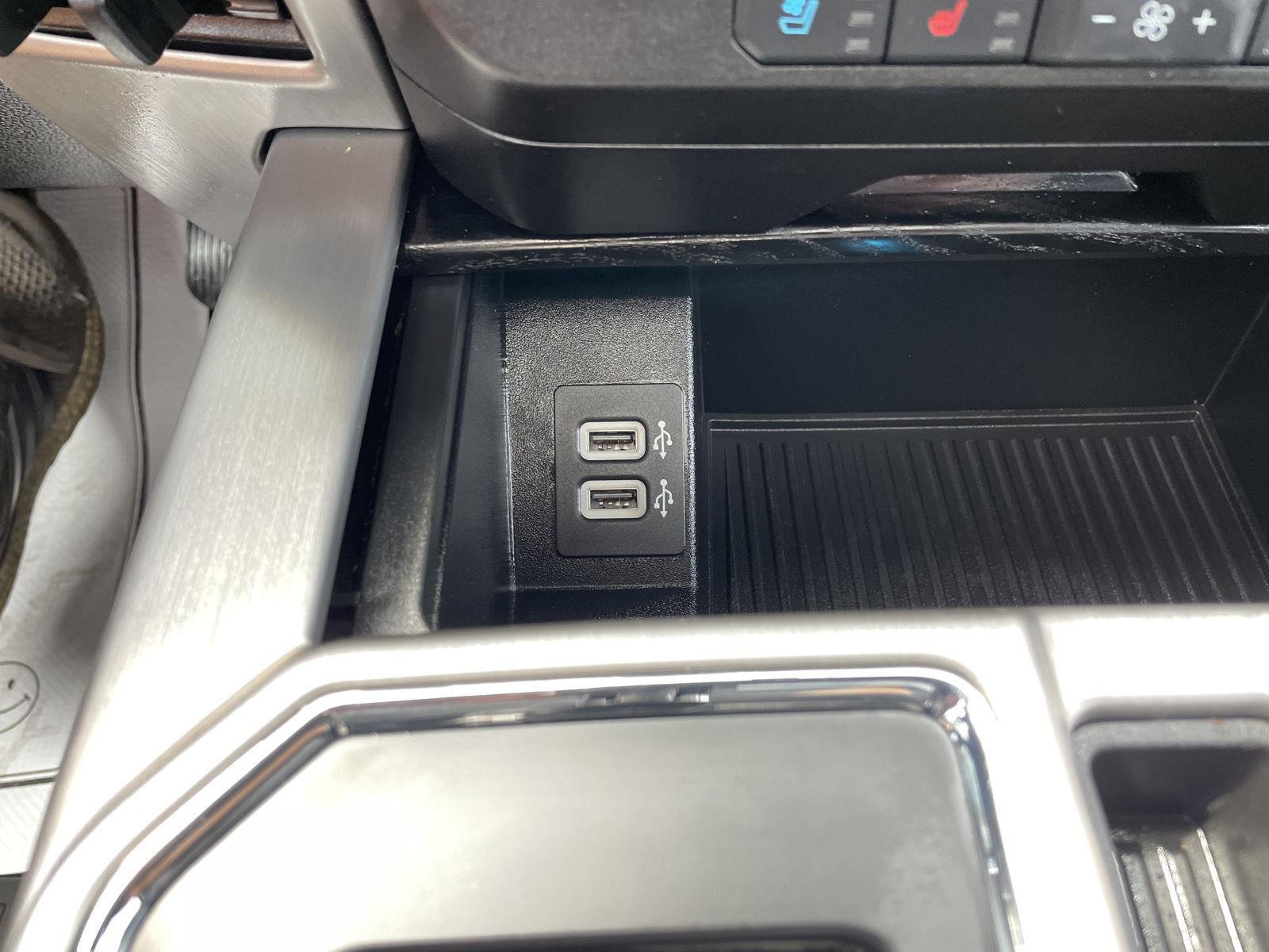 Vehicle photo 30