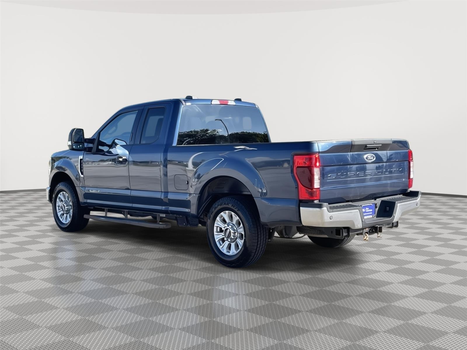 Vehicle photo 9