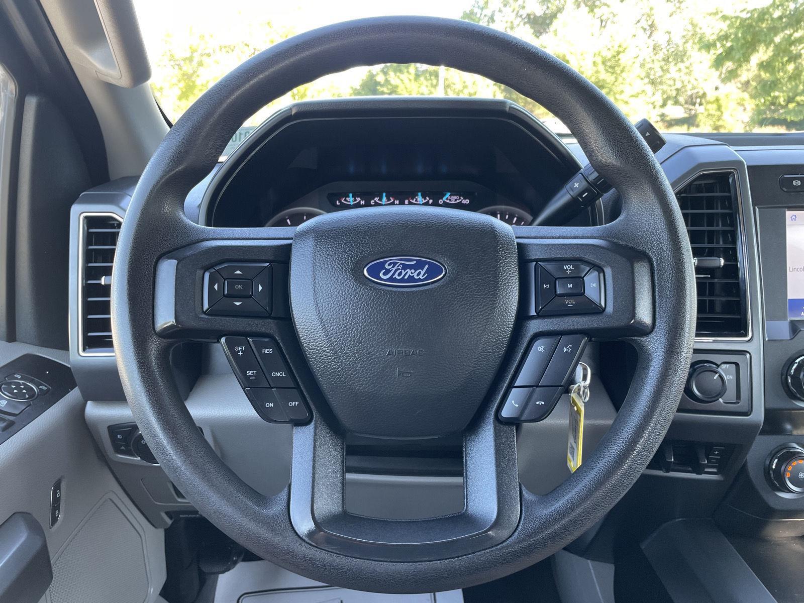 Vehicle photo 12
