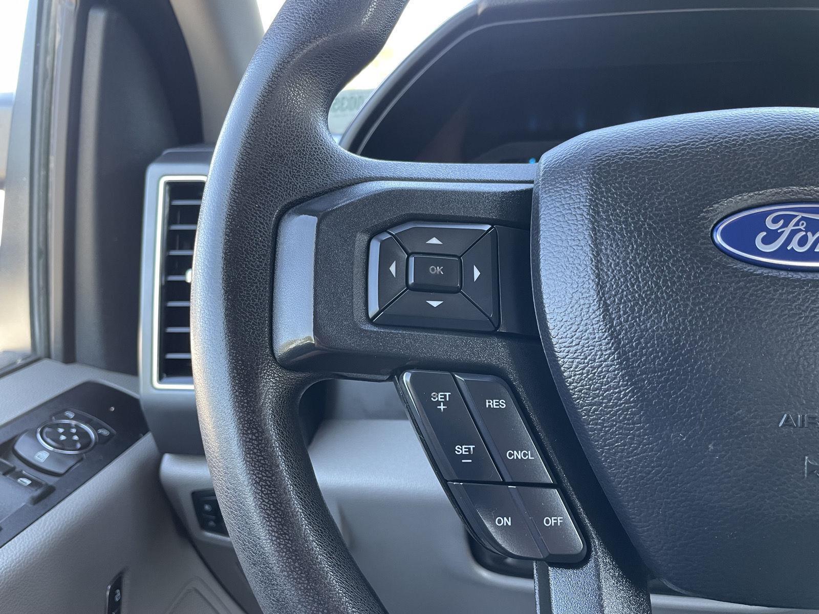 Vehicle photo 13