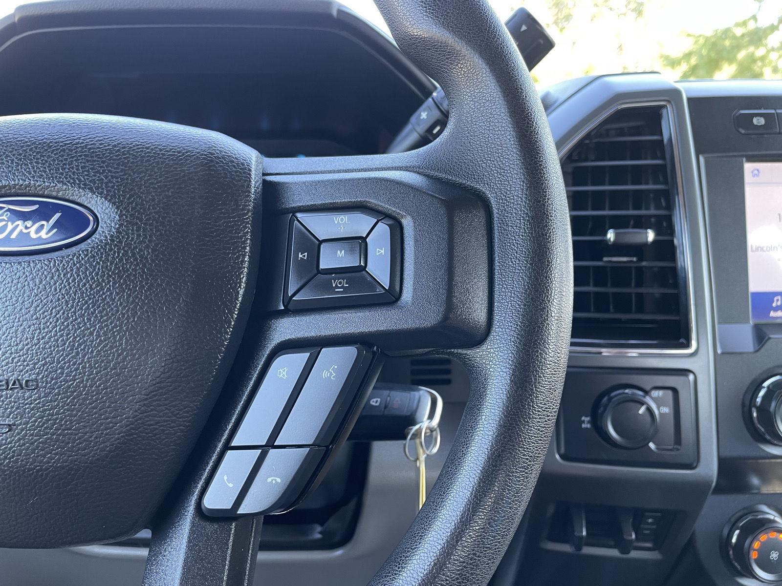 Vehicle photo 14