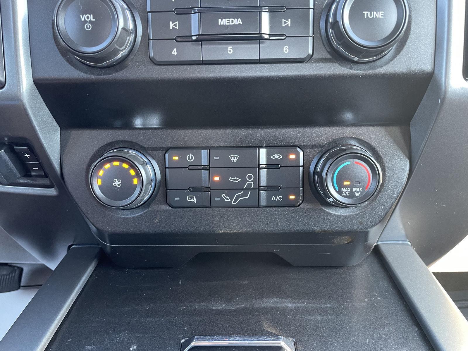 Vehicle photo 25
