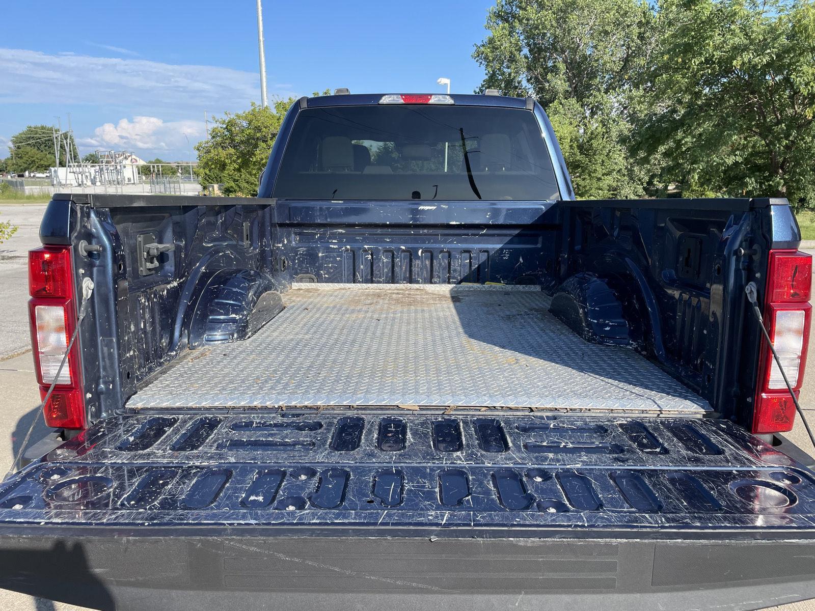 Vehicle photo 33