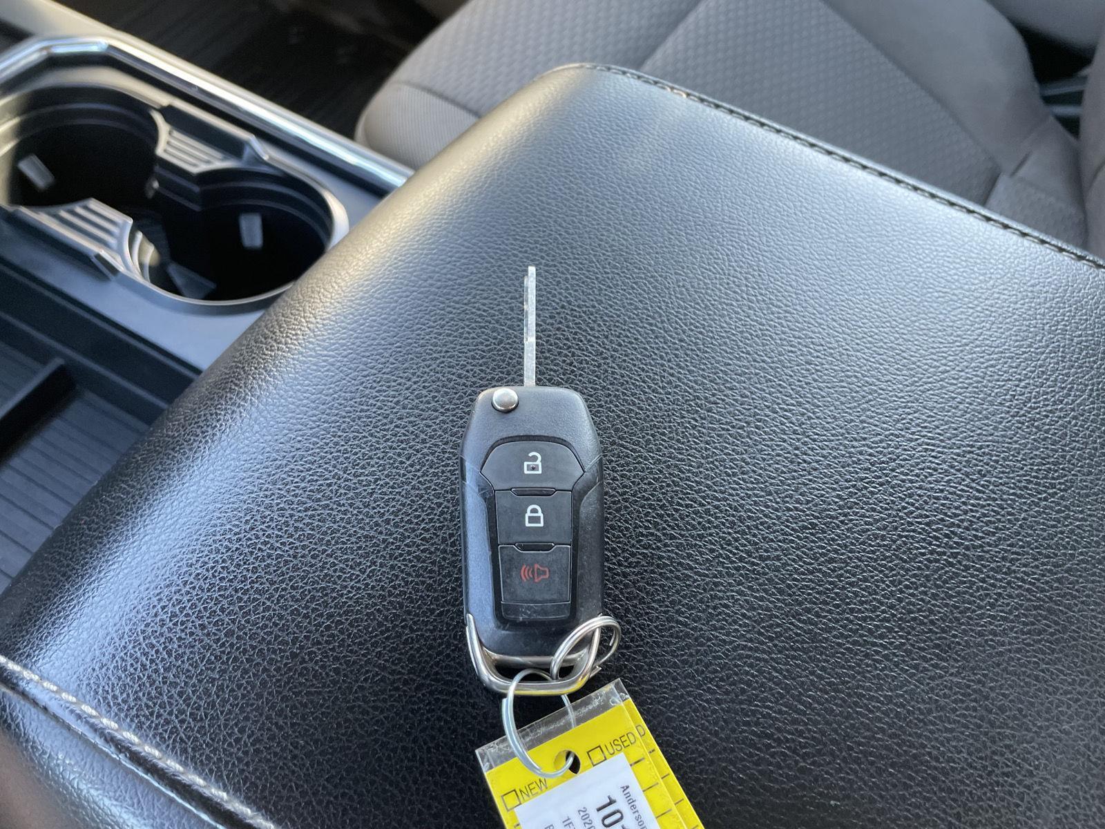 Vehicle photo 37