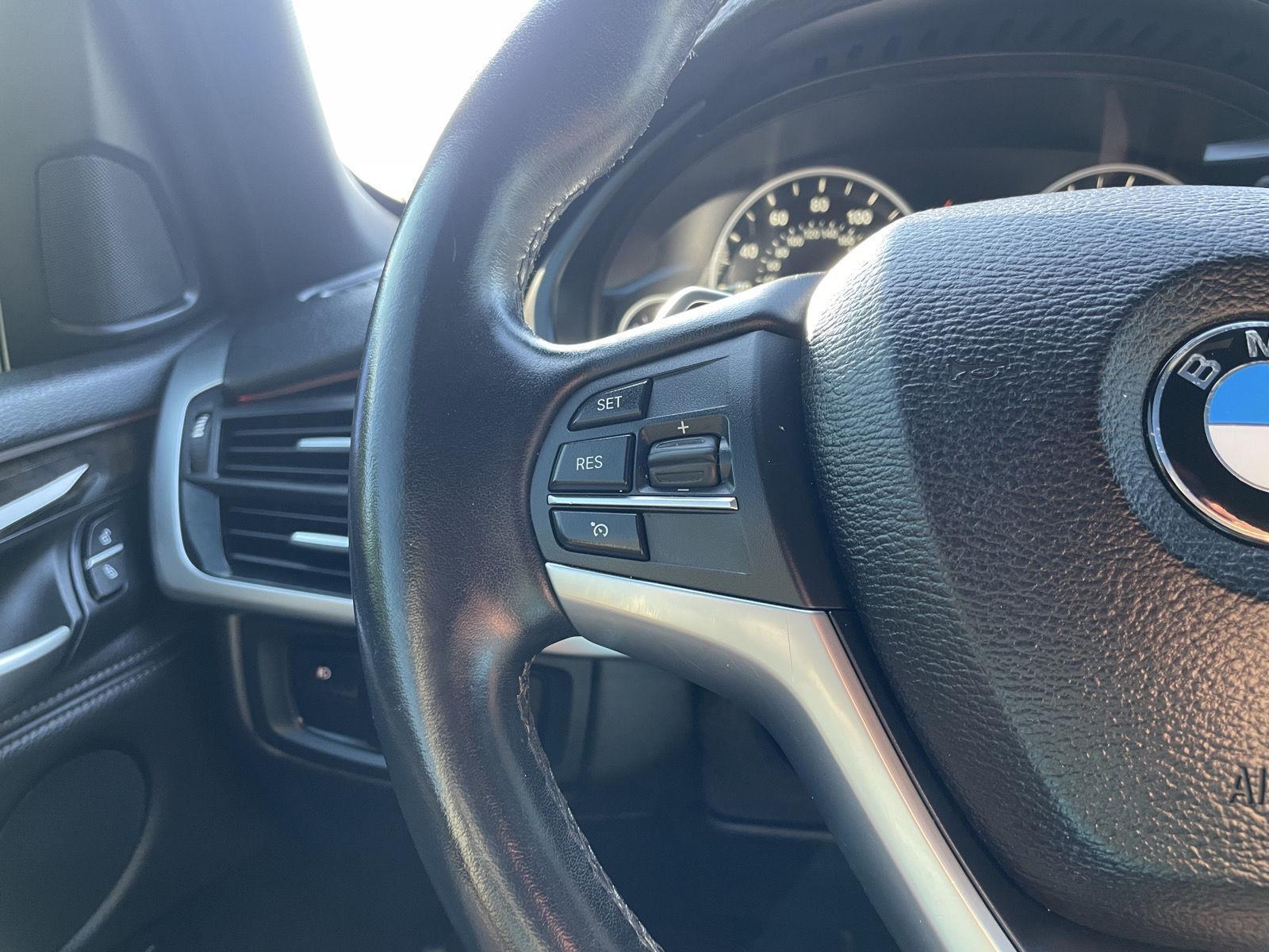 Vehicle photo 13