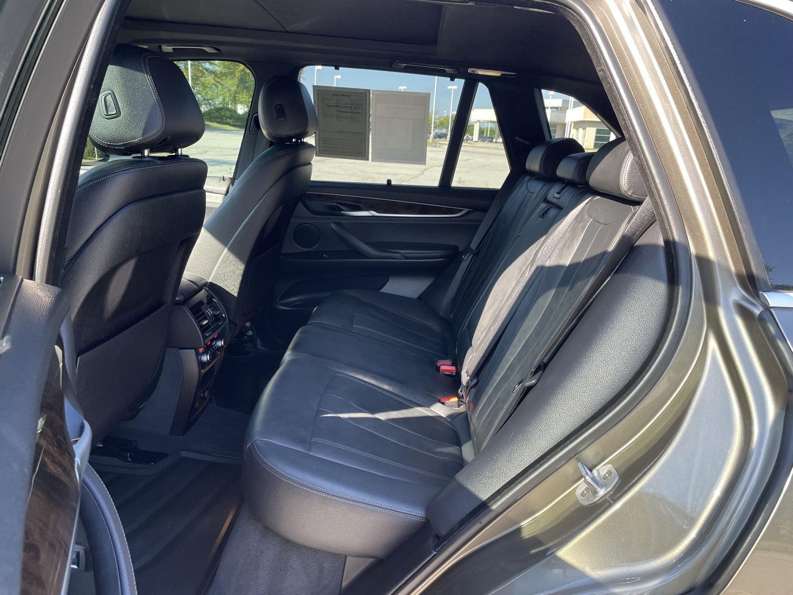 Vehicle photo 20