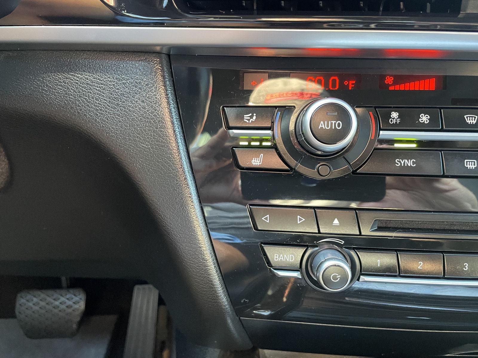 Vehicle photo 29
