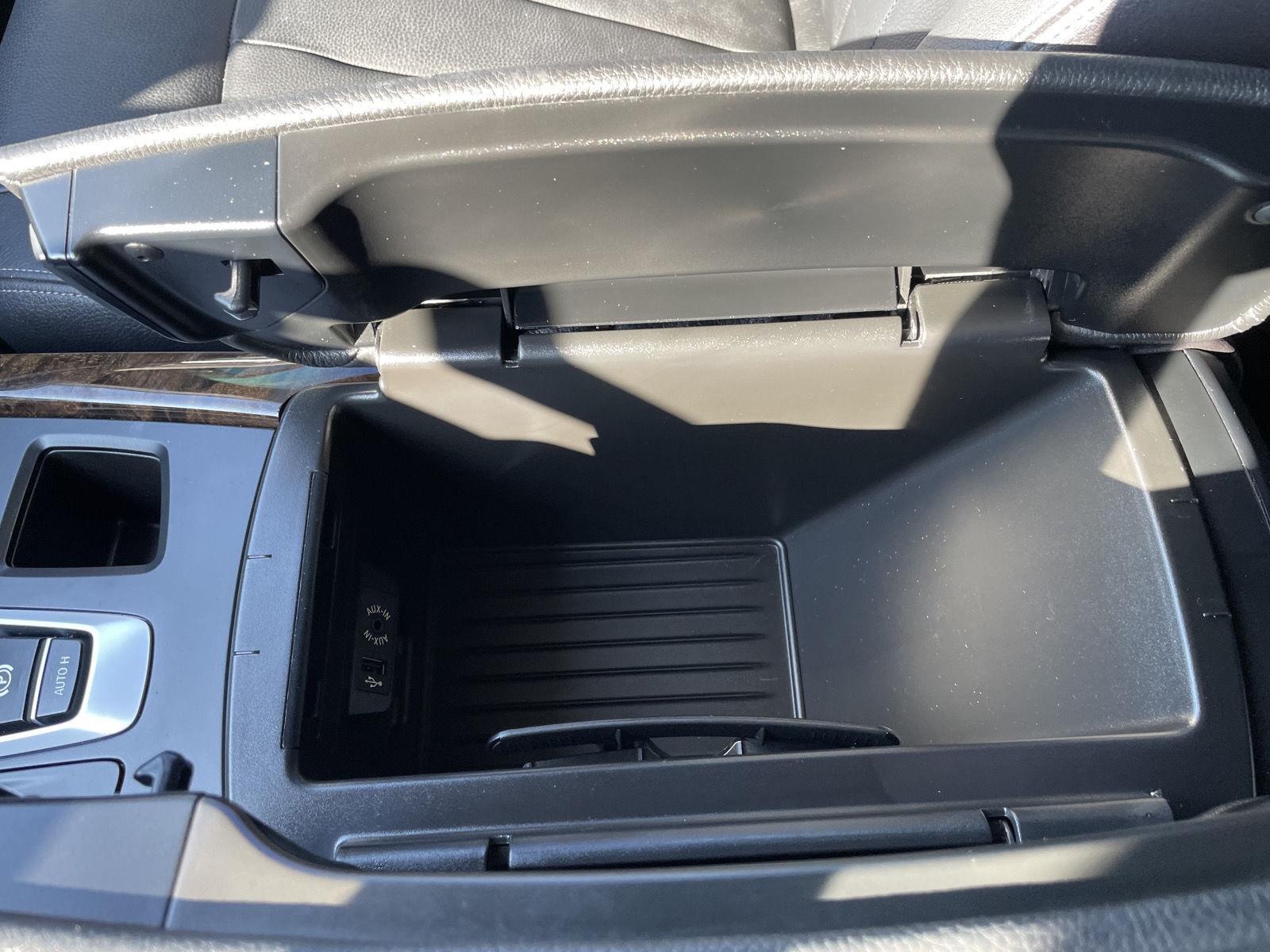 Vehicle photo 33