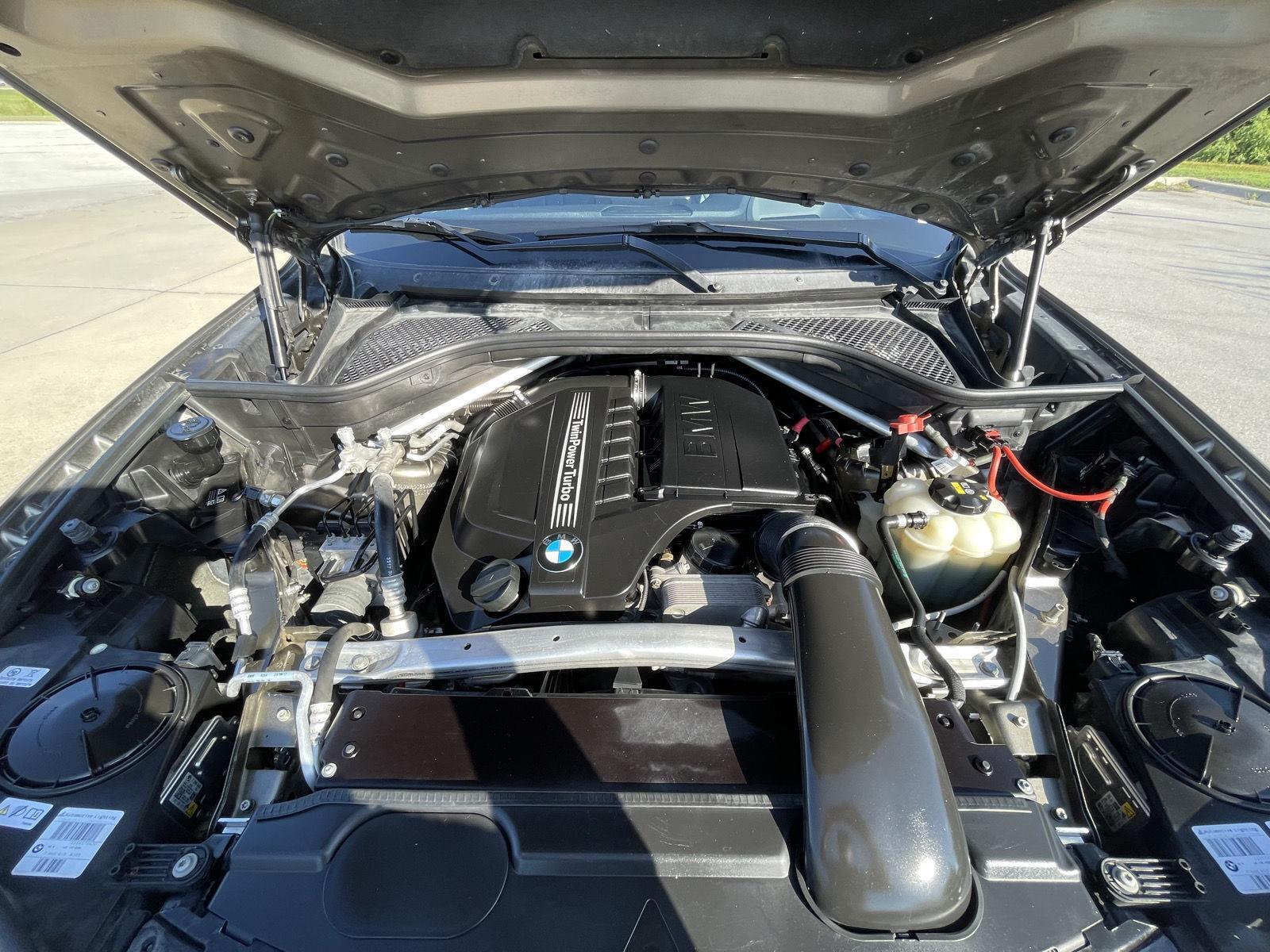 Vehicle photo 36