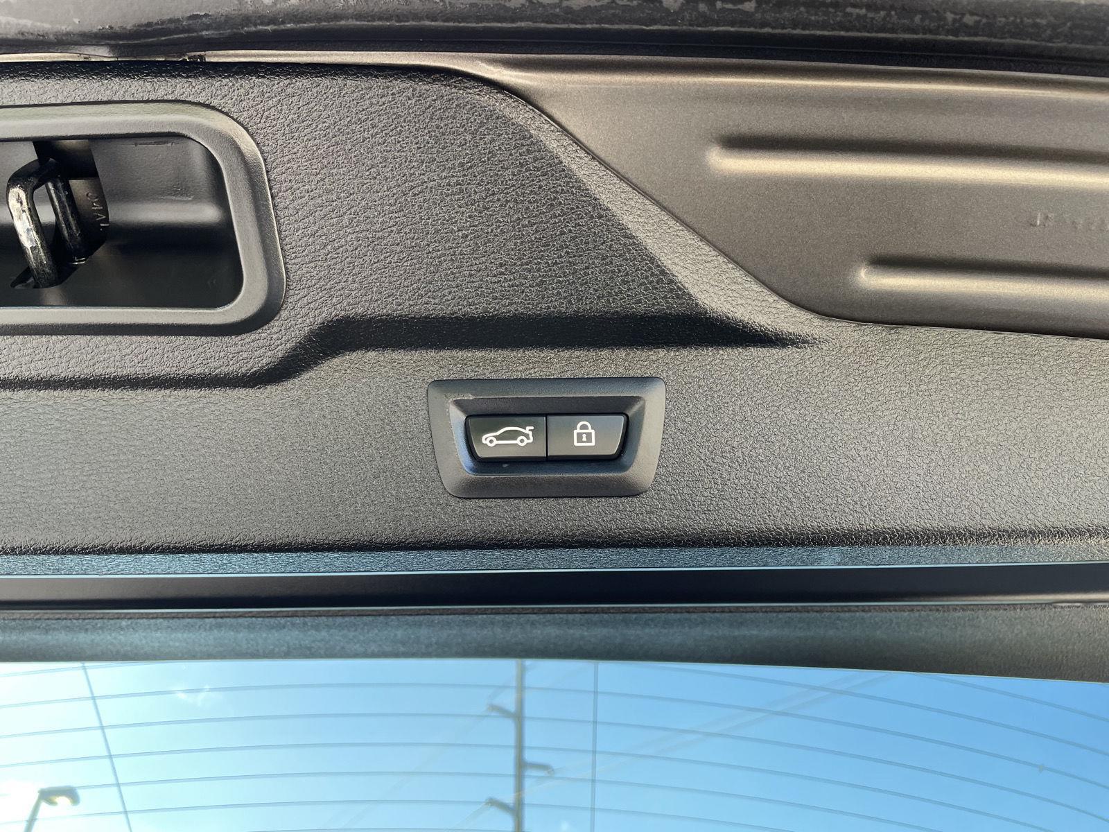 Vehicle photo 38