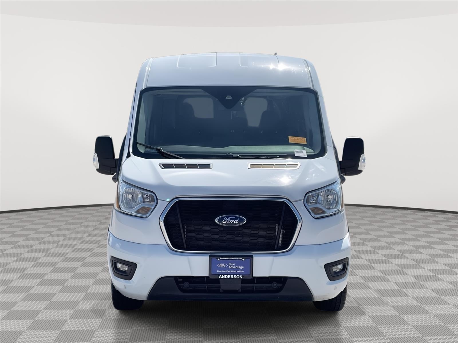 Vehicle photo 4