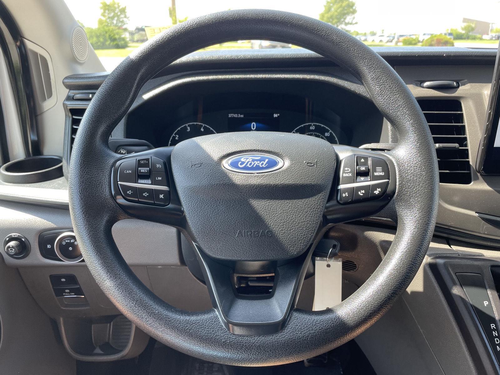 Vehicle photo 11