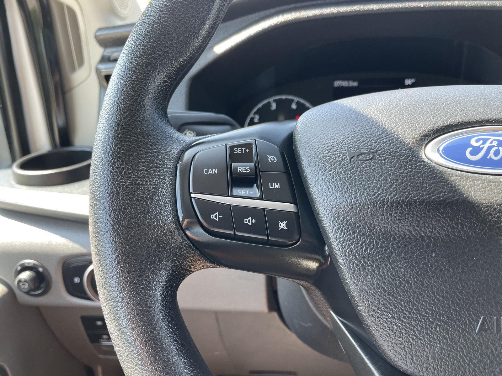 Vehicle photo 12