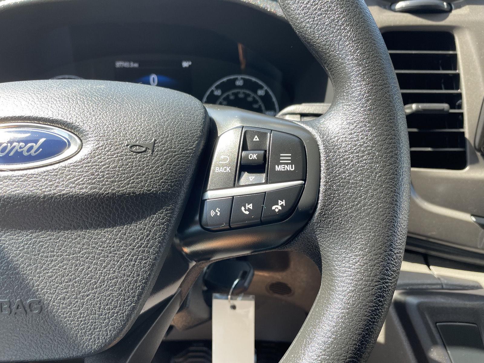 Vehicle photo 13