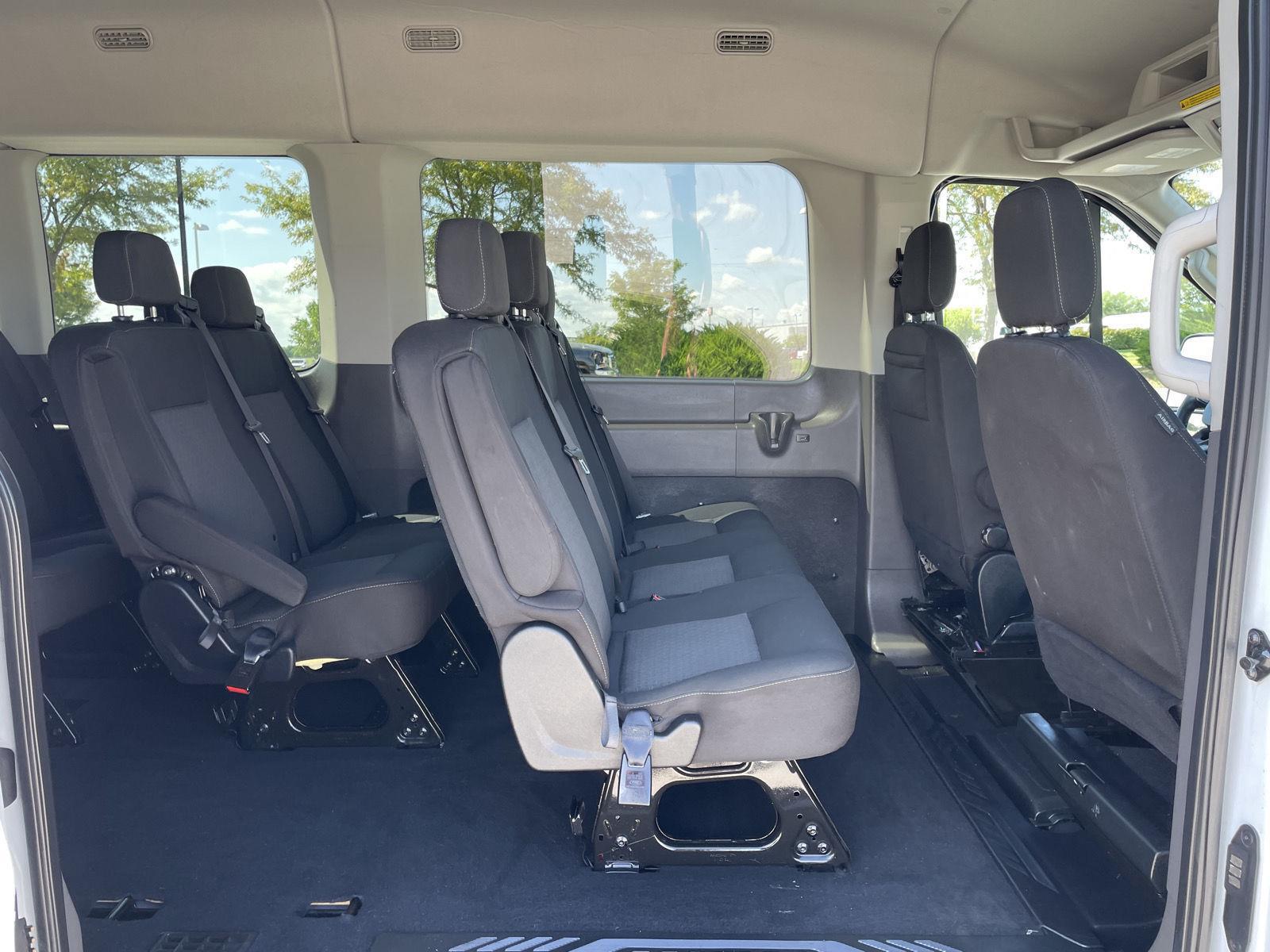 Vehicle photo 19