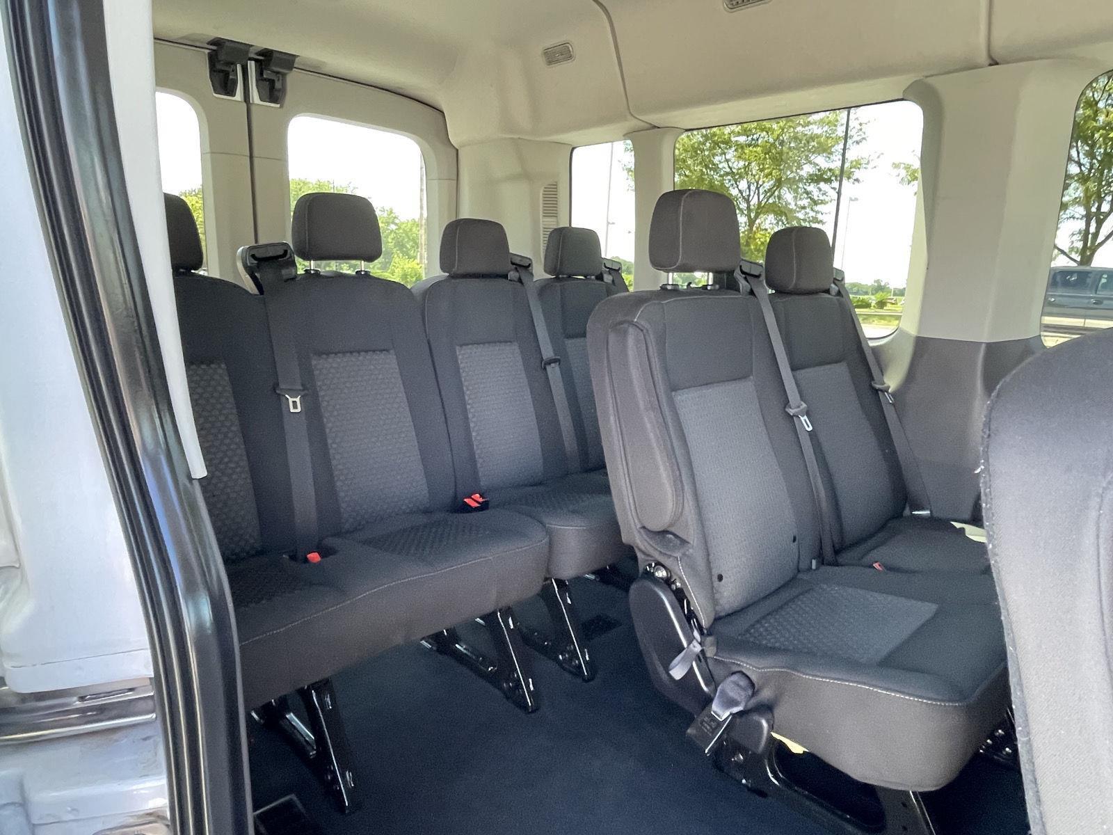 Vehicle photo 20