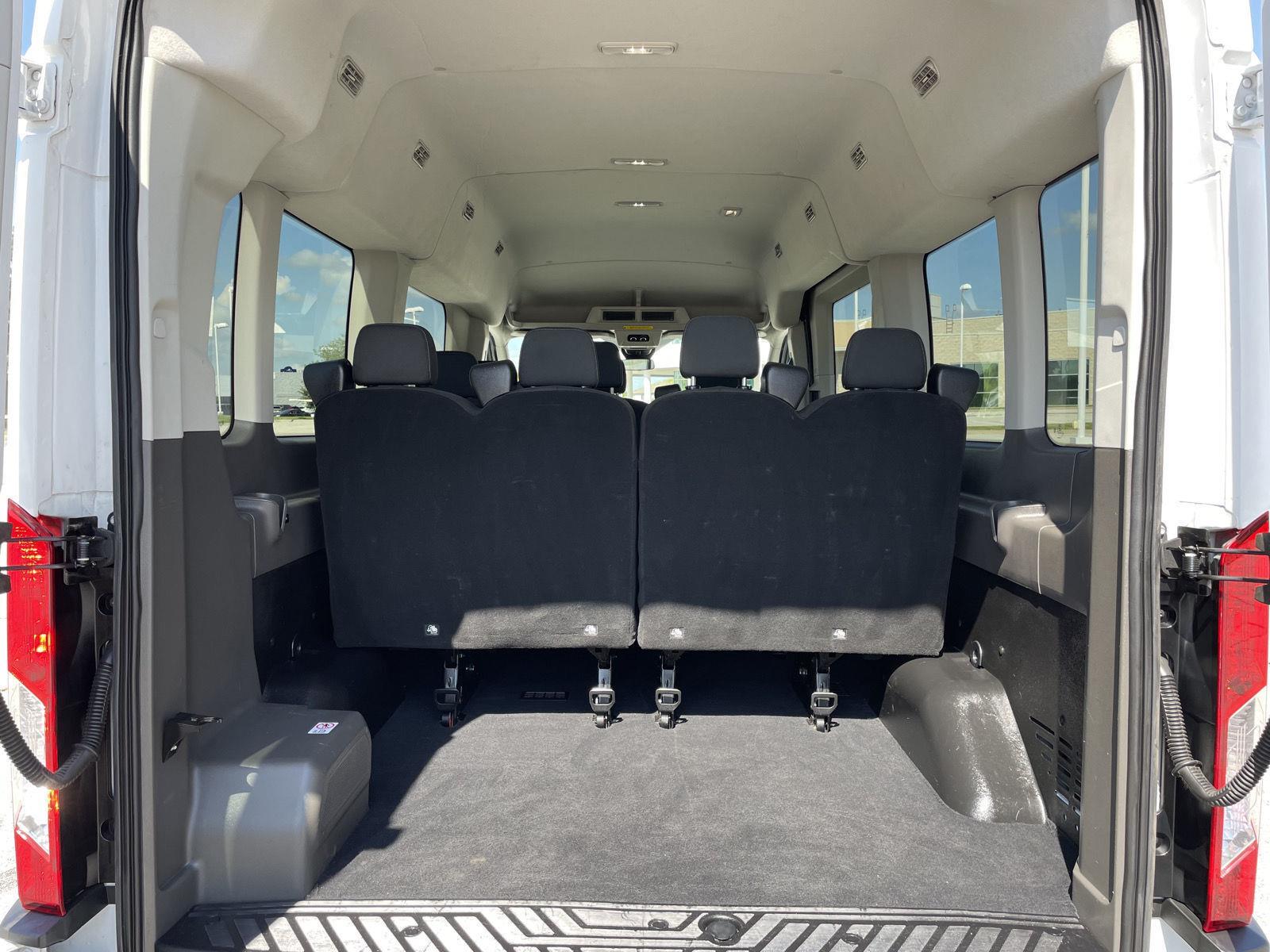 Vehicle photo 31