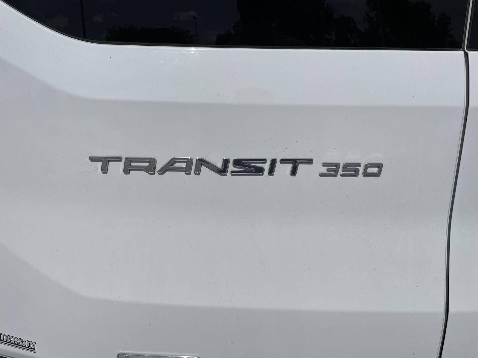 Vehicle photo 32