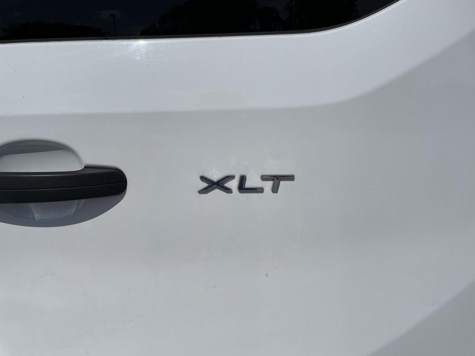 Vehicle photo 33