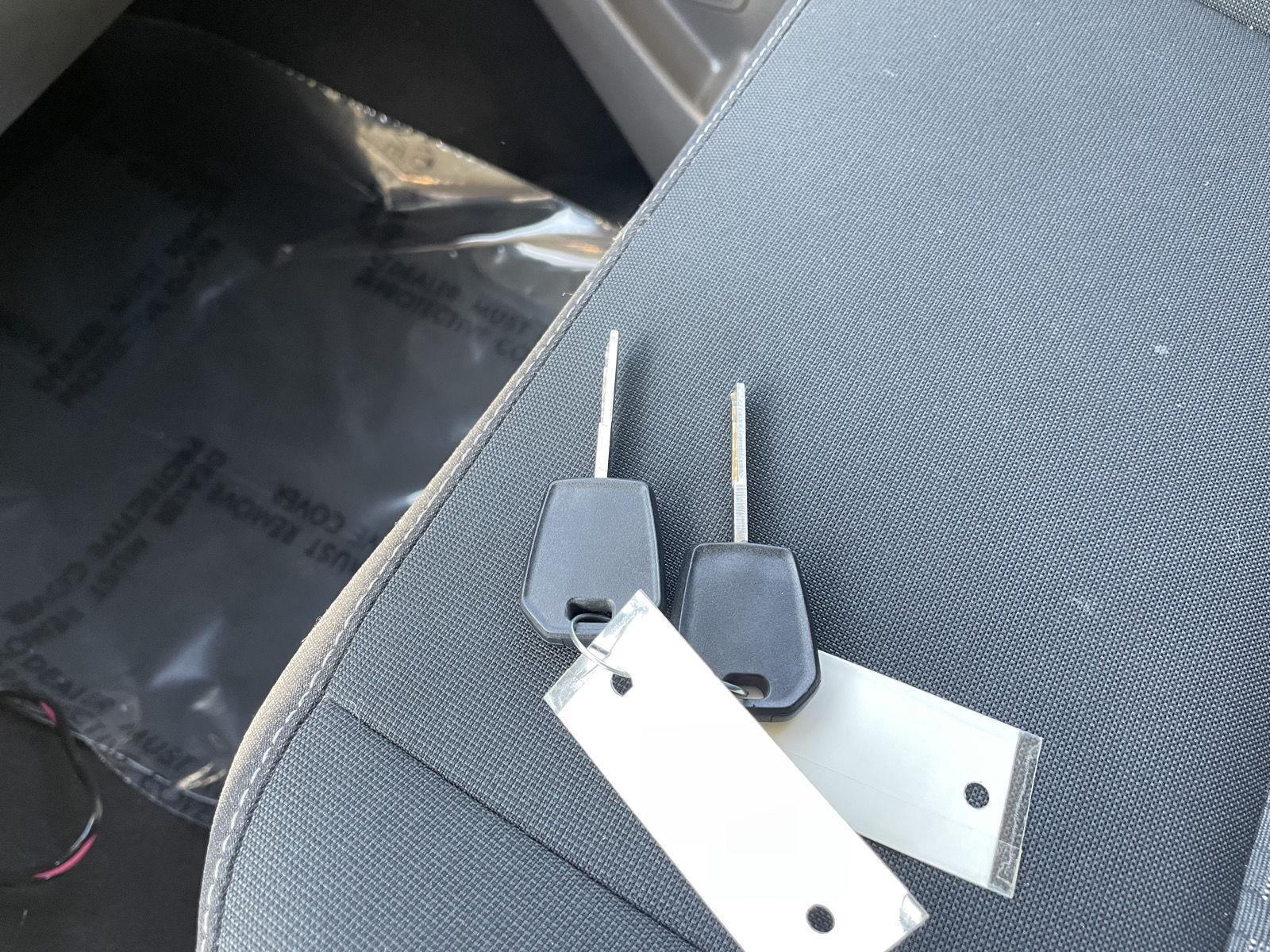 Vehicle photo 34