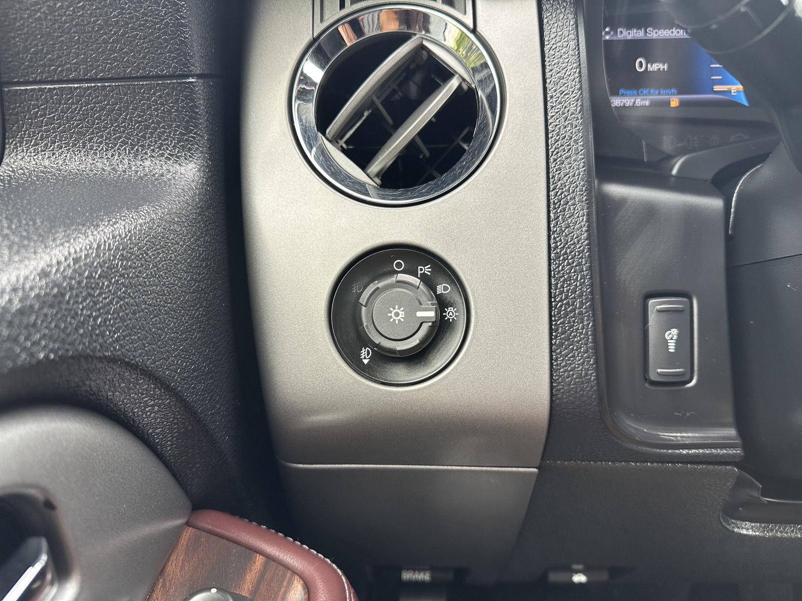 Vehicle photo 16