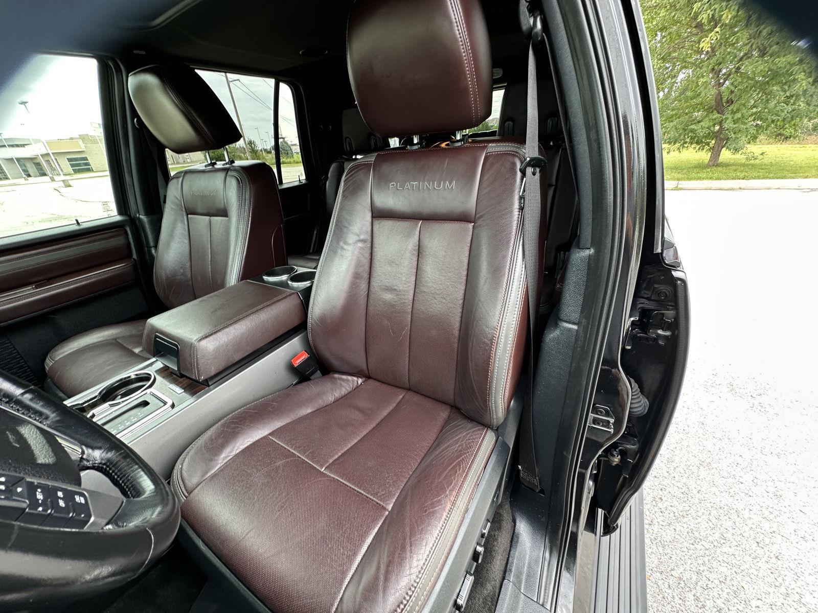 Vehicle photo 18