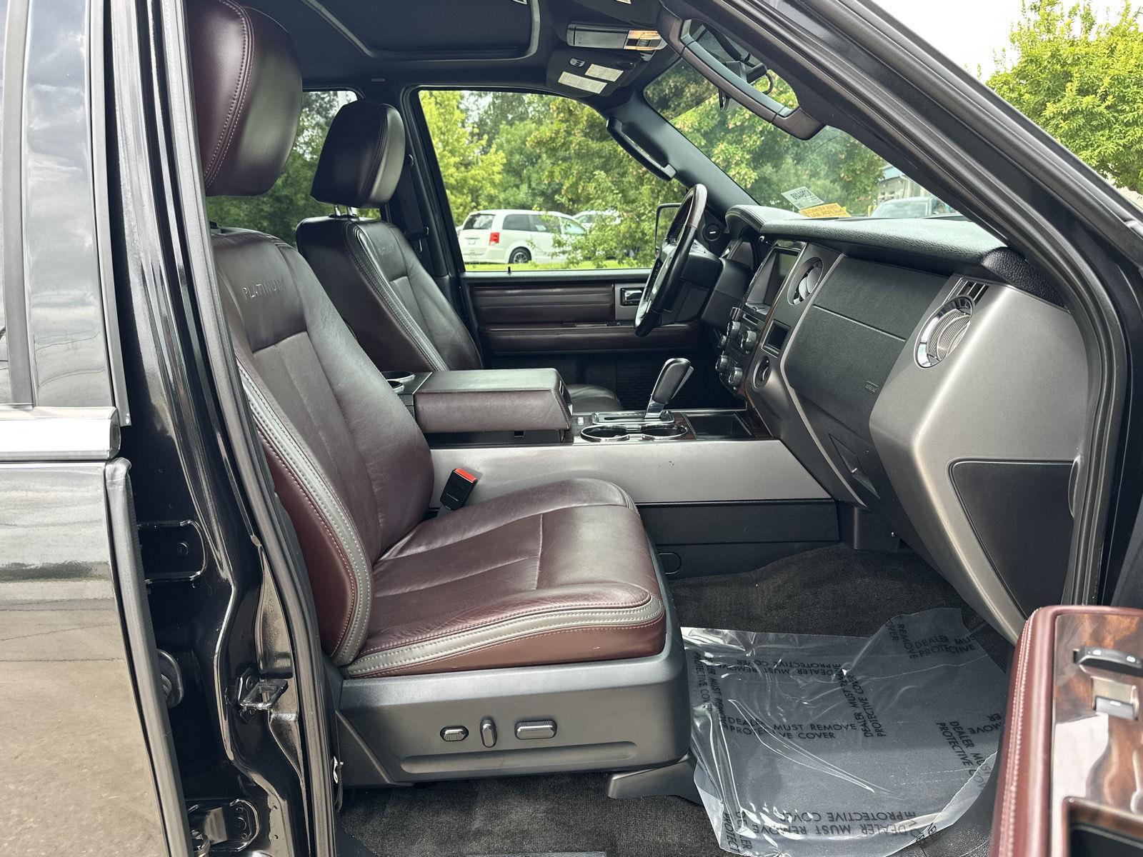 Vehicle photo 19