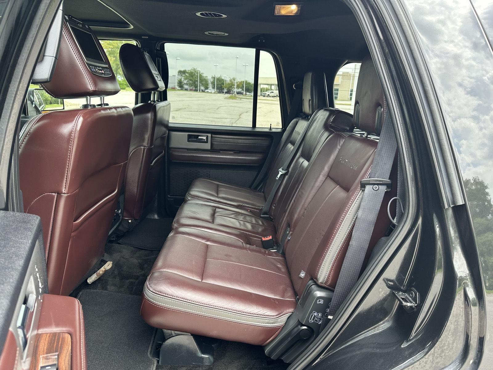 Vehicle photo 20