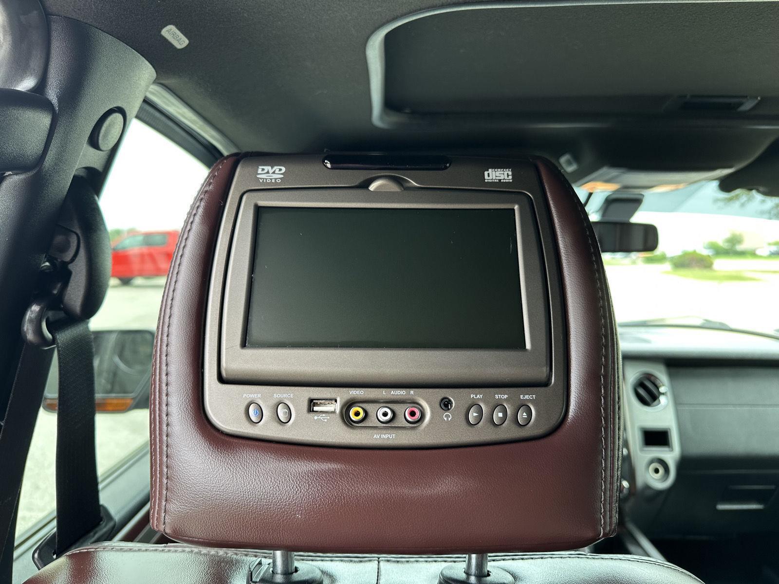 Vehicle photo 21