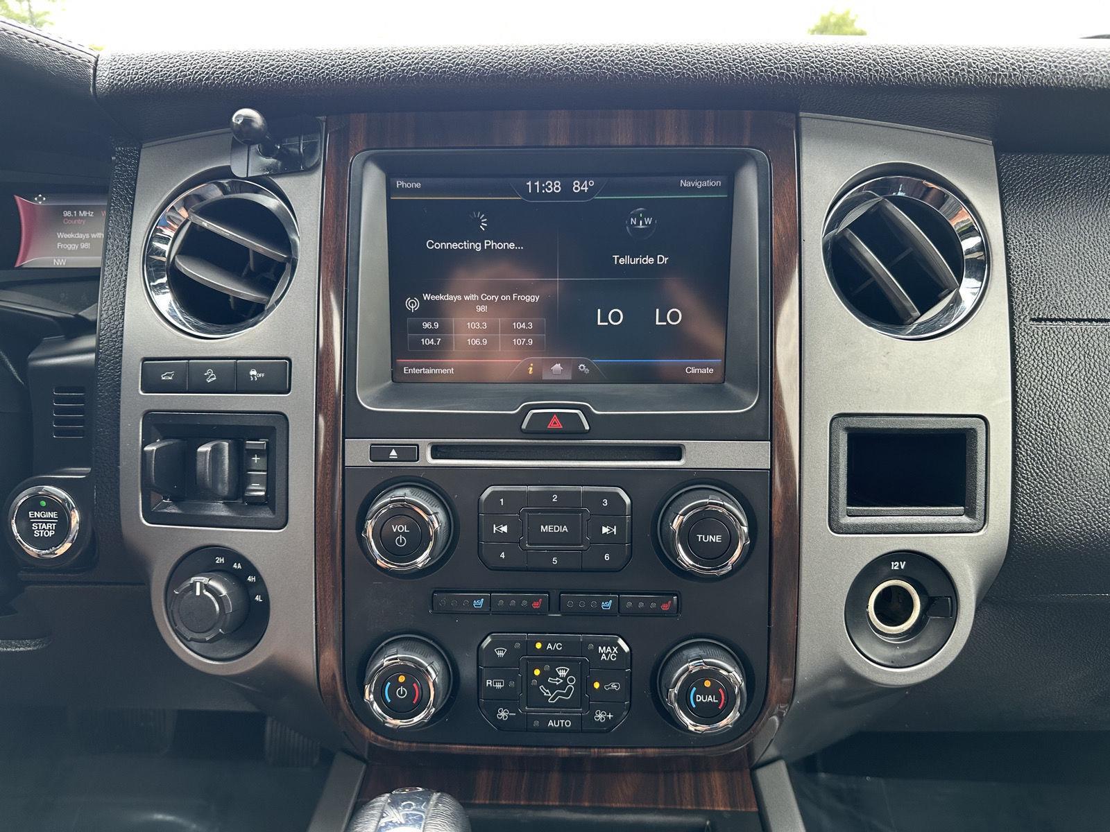 Vehicle photo 26