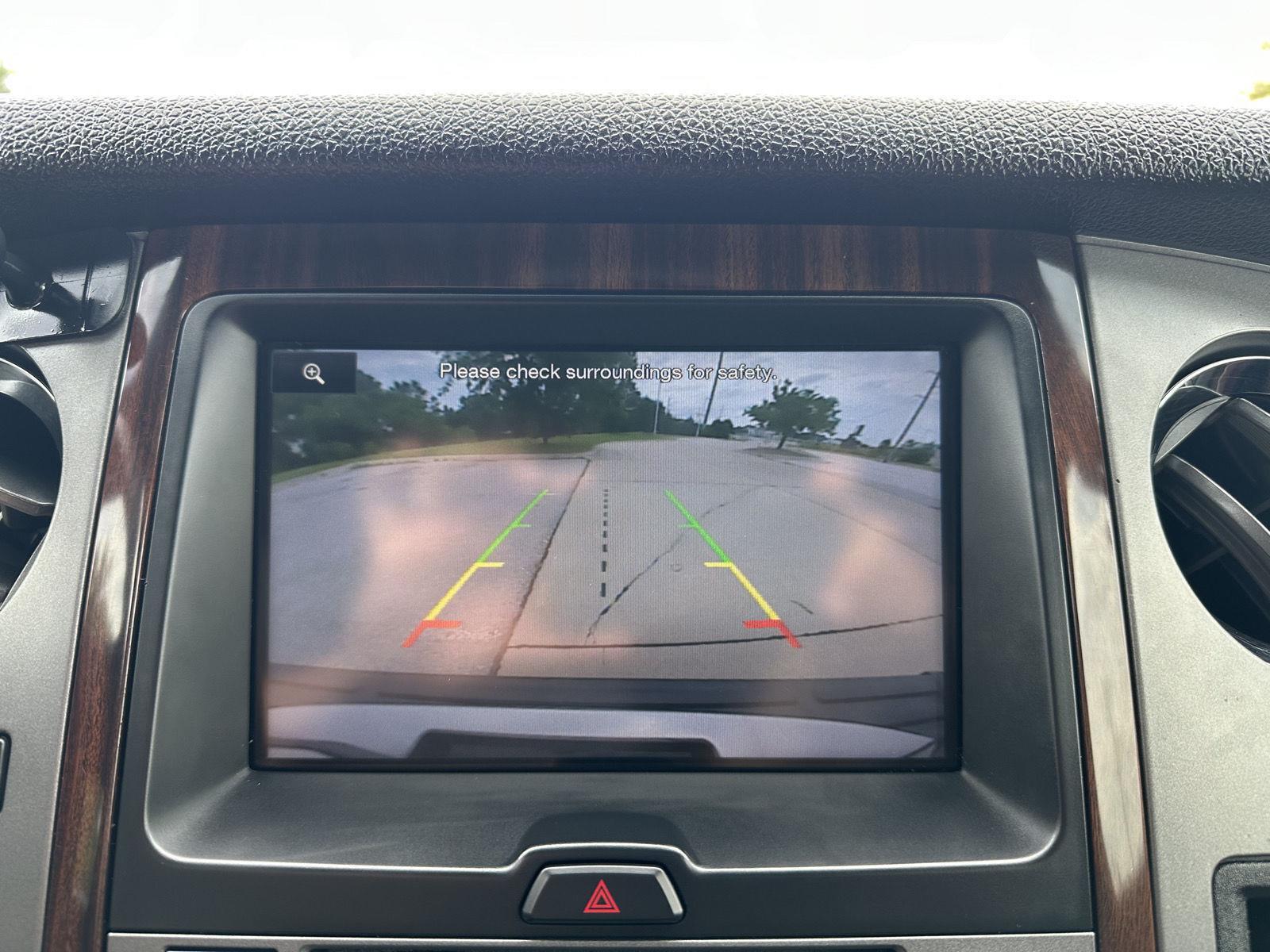 Vehicle photo 27