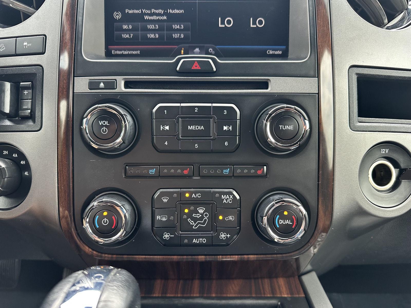 Vehicle photo 30