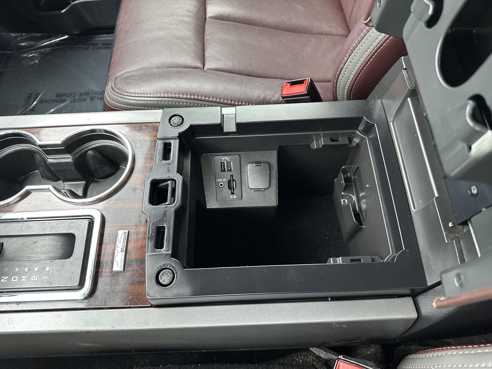 Vehicle photo 34