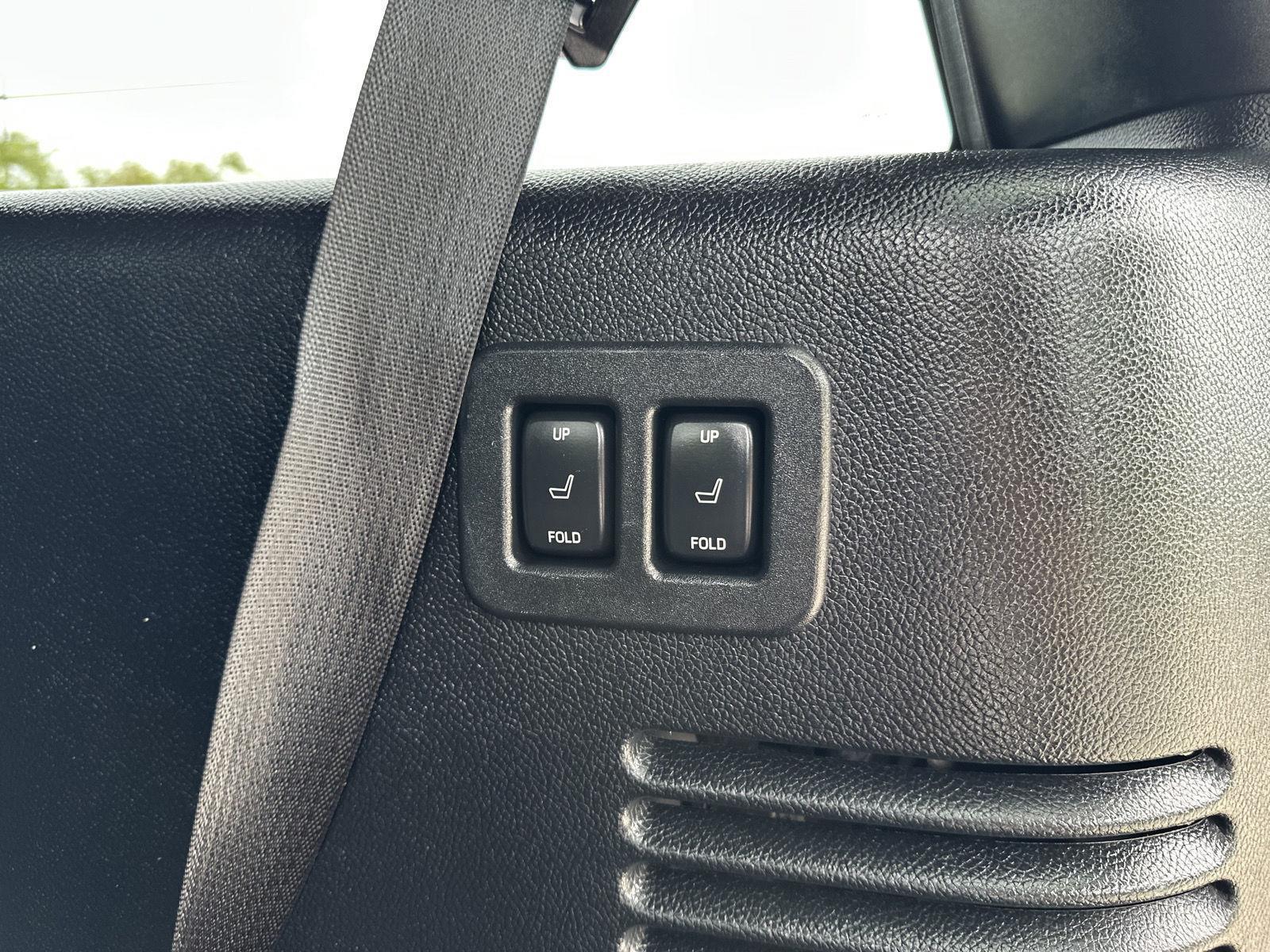Vehicle photo 38