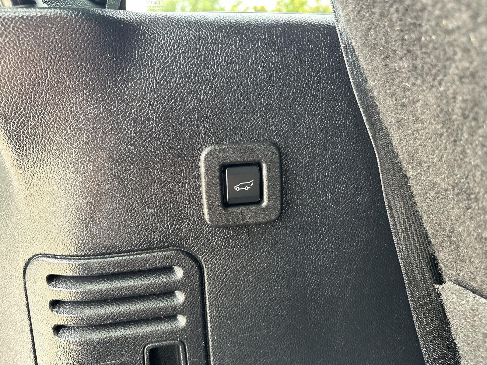 Vehicle photo 40