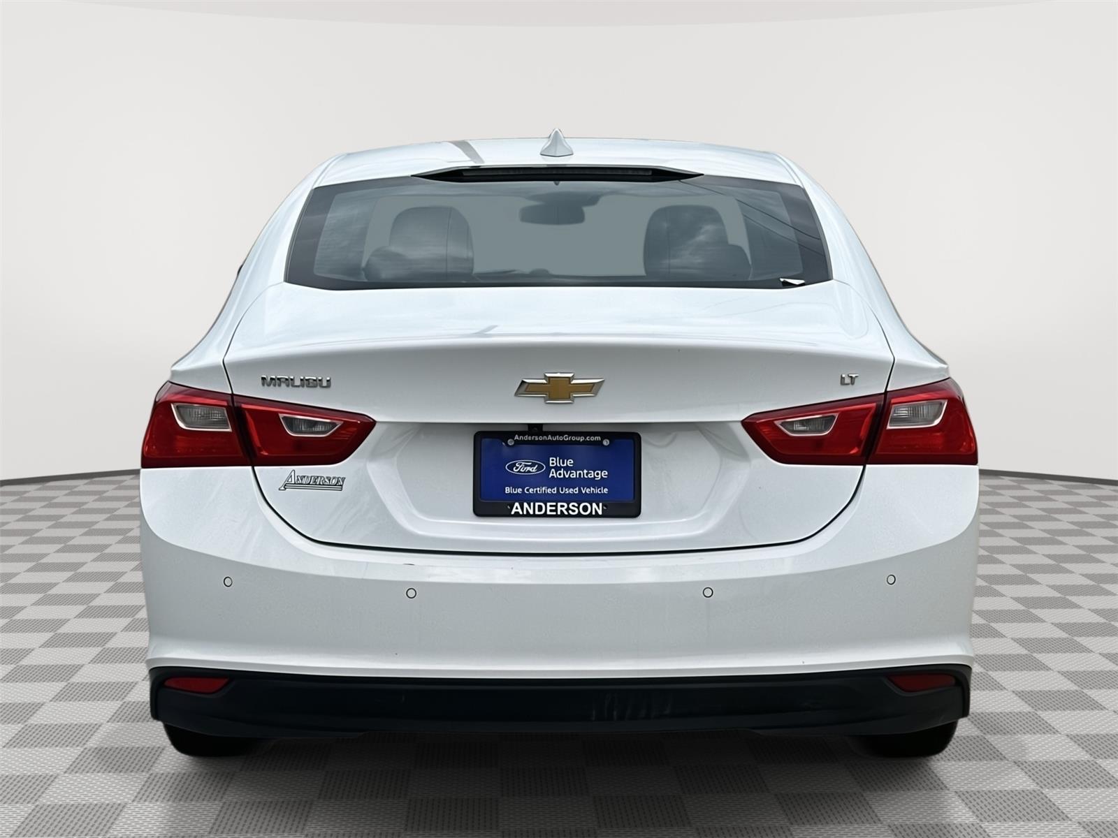 Vehicle photo 8