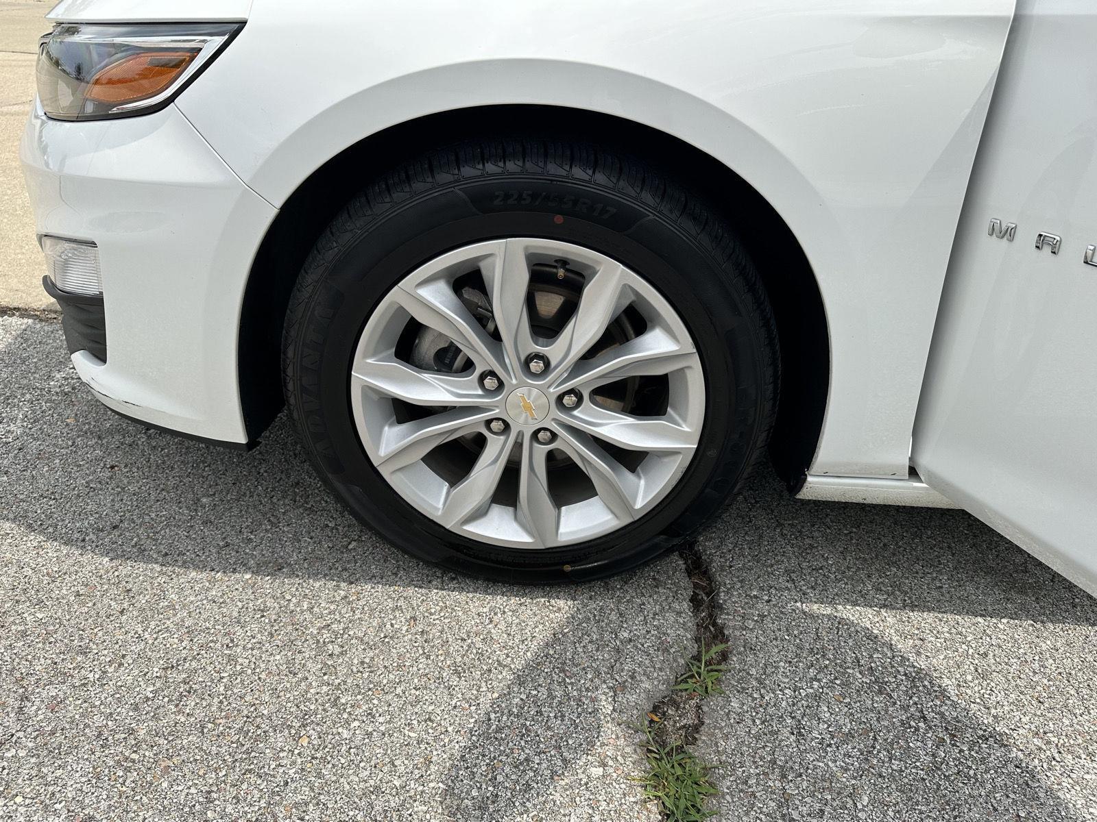 Vehicle photo 10