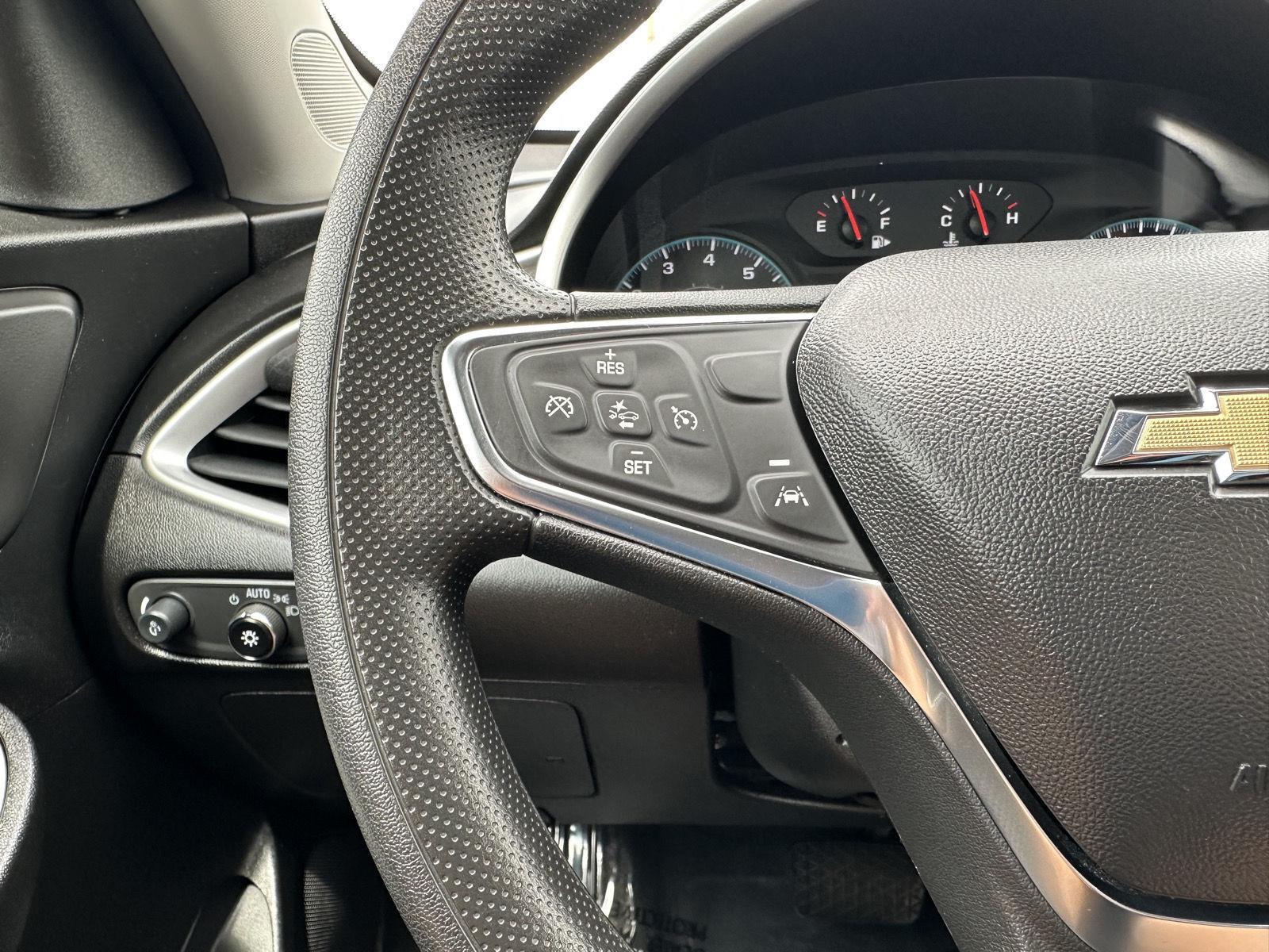 Vehicle photo 13