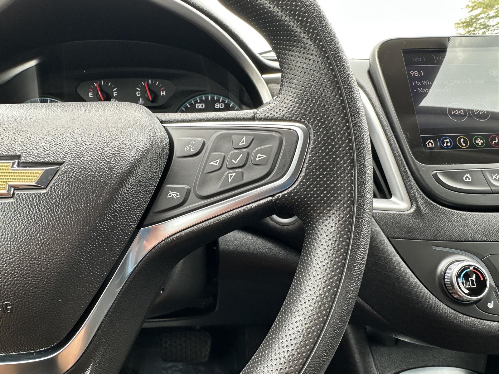 Vehicle photo 14